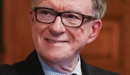 Skandal Epstein Guncang Inggris: Mantan Dubes Peter Mandelson Ditangkap Polisi