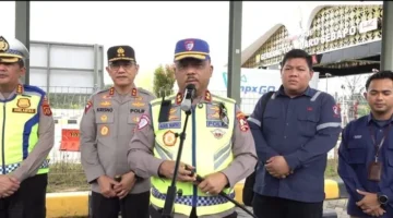Kakorlantas Polri Irjen Agus Suryonugroho meninjau ruas Tol Trans Sumatera Jambi–Palembang bersama stakeholder jelang arus mudik Lebaran 2026. (Posnews/Ist)
