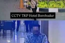 Pelaku pencurian hotel mewah di Jakarta saat diamankan Subdit Resmob Polda Metro Jaya beserta barang bukti laptop dan atribut penyamaran. (Posnews/Ist)