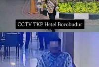 Pelaku pencurian hotel mewah di Jakarta saat diamankan Subdit Resmob Polda Metro Jaya beserta barang bukti laptop dan atribut penyamaran. (Posnews/Ist)
