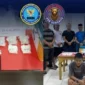 Petugas BNN mengamankan tersangka narkoba dan barang bukti sabu serta pil ekstasi di Belinyu Bangka. (Posnews/Ist)