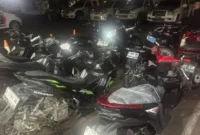 Polisi Polda Metro Jaya mengamankan pemotor komunitas Youth Night Style yang menerobos JLNT Casablanca Jakarta Selatan. (Posnews/Ist)