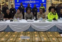Ilustrasi, paket ganja dibungkus lakban cokelat diamankan polisi. (Posnews/Net)