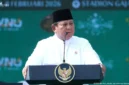 Presiden Prabowo Subianto menyampaikan sambutan saat Mujahadah Kubro Satu Abad Nahdlatul Ulama di Malang, Jawa Timur, sambil menegaskan rencana penurunan biaya haji dan pembangunan Kampung Haji Indonesia di Makkah. (Posnews/Sekpres)