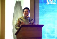 Sekjen DPD RI Mohammad Iqbal usai menerima predikat Wilayah Bebas Korupsi. (Posnews/DPD)