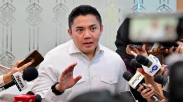 Sekretaris Kabinet Teddy Indra Wijaya menyampaikan peluncuran Paket Stimulus Ekonomi I-2026 jelang Ramadan dan Lebaran. (Posnews/Net)