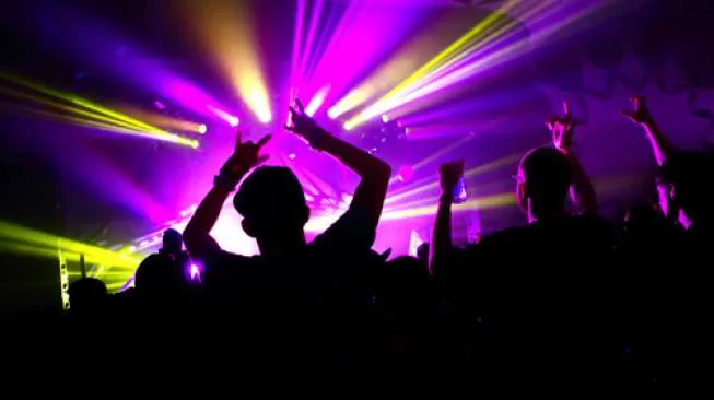 Ilustrasi, diskotik I Jakarta. Posnews/shutterstock)
