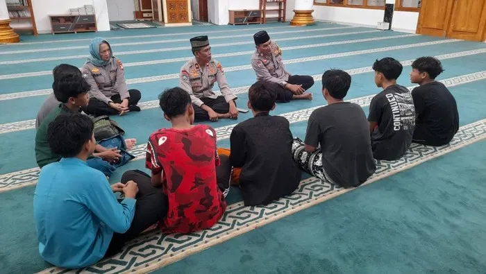 Tekan Aksi Tawuran 2026, Polres Depok Masukkan Pelaku ke Pesantren Kilat. (Posnews/Ist)