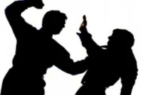 Ilustrasi garis polisi di kawasan Cengkareng, Jakarta Barat, terkait kasus ayah dan anak yang ditetapkan tersangka penganiayaan gegara suara drum.
