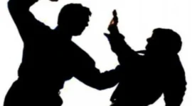 Ilustrasi garis polisi di kawasan Cengkareng, Jakarta Barat, terkait kasus ayah dan anak yang ditetapkan tersangka penganiayaan gegara suara drum.
