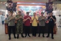 Wali Kota Jakarta Utara Hendra Hidayat bersama Forkopimko memantau pengamanan perayaan Imlek 2026 di Vihara Satya Dharma, Penjaringan, Jakarta Utara. (Posnews/MR)