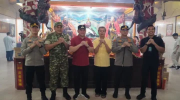 Wali Kota Jakarta Utara Hendra Hidayat bersama Forkopimko memantau pengamanan perayaan Imlek 2026 di Vihara Satya Dharma, Penjaringan, Jakarta Utara. (Posnews/MR)