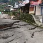 Warga Desa Padasari, Kecamatan Jatinegara, Kabupaten Tegal, mengungsi ke pos pengungsian akibat pergerakan tanah yang terus meluas. (Posnews/BPBD)