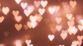 Ilustrasi, Cinta tidak harus datang dari orang lain. Di tahun 2026, merayakan Valentine sendirian bukan lagi tanda kesepian, melainkan pernyataan kemandirian dan kesehatan mental yang kuat. Dok: Istimewa.