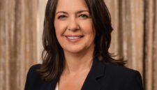 Otonomi vs Federasi. Premier Alberta Danielle Smith mengumumkan referendum untuk membatasi jumlah imigran guna mengurangi beban berat pada layanan publik dan infrastruktur provinsi. Dok: Istimewa.