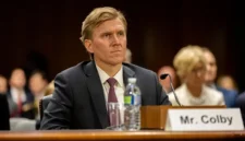 Dualisme Washington. Kepala kebijakan Pentagon mencoba membatasi lingkup kampanye militer AS terhadap Iran di tengah retorika agresif Presiden Donald Trump mengenai perubahan rezim. Dok: Istimewa.