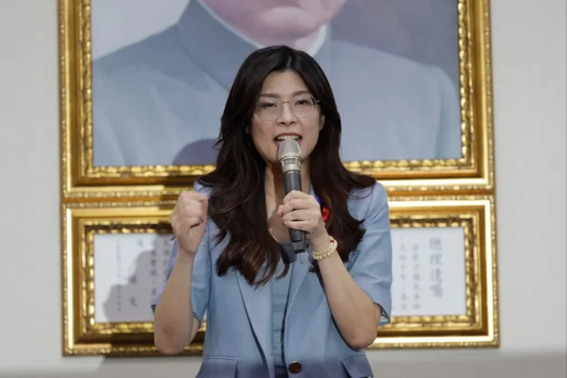 Misi jembatan perdamaian. Ketua KMT Cheng Li-wun bersiap mengunjungi Tiongkok untuk membuktikan bahwa perang bukan takdir bagi kedua belah pihak selat, di tengah keretakan internal partai soal anggaran pertahanan. Dok: Istimewa.