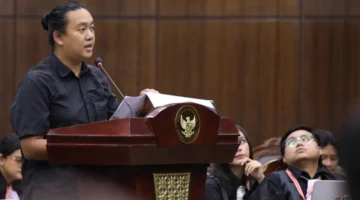 Andrie Yunus, Wakil Koordinator Komisi untuk Orang Hilang dan Korban Tindak Kekerasan (KontraS) yang menjadi korban penyiraman air keras di Jakarta. (Posnews/MK)