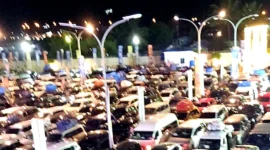 Antrean panjang kendaraan memenuhi buffer zone Pelabuhan Merak sejak Kamis (19/3/2026) dinihari saat puncak arus mudik Lebaran 2026. (Posnews)