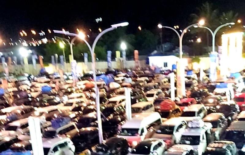 Antrean panjang kendaraan memenuhi buffer zone Pelabuhan Merak sejak Kamis (19/3/2026) dinihari saat puncak arus mudik Lebaran 2026. (Posnews)