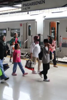 Lonjakan Arus Balik 2026, Kedatangan Penumpang KAI Tembus 51 Ribu per Hari