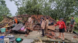 Bencana Hidrometeorologi Basah Terjang Tasikmalaya, Wonosobo, Klaten Ratusan Rumah Rusak. (Posnews/BNPB)
