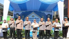 Distribusi 38 ribu paket sembako dari Polri untuk anggota dan ASN Mabes Polri menjelang Idul Fitri 1447 Hijriah. (Posnews/Ist)