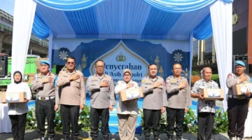 Distribusi 38 ribu paket sembako dari Polri untuk anggota dan ASN Mabes Polri menjelang Idul Fitri 1447 Hijriah. (Posnews/Ist)
