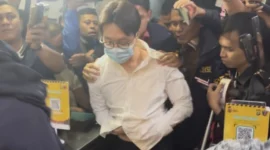 Dokter Richard Lee digiring penyidik ke Rutan Polda Metro Jaya. (Posnews/Ist)