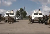 Evakuasi prajurit TNI korban serangan di Lebanon Selatan saat menjalankan misi perdamaian UNIFIL dengan pengamanan ketat di tengah konflik bersenjata. (Posnews/ist)