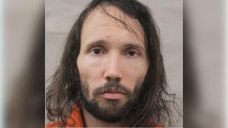 Penyimpangan di balik layar gim populer. Seorang programmer Roblox ditangkap kembali setelah petugas menemukan boneka seks ukuran anak dan puluhan materi pelecehan seksual anak di perangkat digitalnya. Dok: Istimewa.