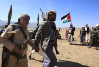 Melumpuhkan jalur alternatif. Kelompok Houthi di Yaman bersiap menyerang Selat Bab al-Mandab guna mendukung Iran, mengancam kehancuran total rantai pasok energi global tahun 2026. Dok: Istimewa.