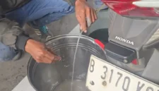 Isi Bensin Malah Mogok, SPBU Juanda Bekasi Kuras Tangki dan Minta Maaf. (Posnews/Instagram)