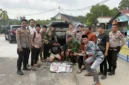 Polisi Polres Bengkalis menunjukkan barang bukti 13 kilogram sabu dan ratusan etomidate hasil pengungkapan kasus narkoba di Pelabuhan Roro Air Putih, 22 Maret 2026. (Posnews/Ist)