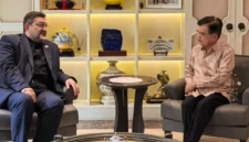 Jusuf Kalla menerima Duta Besar Iran Mohammad Boroujerdi di kediamannya Jakarta Selatan membahas konflik Iran dan peluang mediasi Indonesia. (Posnews/Ist)