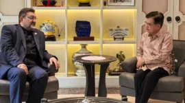 Jusuf Kalla menerima Duta Besar Iran Mohammad Boroujerdi di kediamannya Jakarta Selatan membahas konflik Iran dan peluang mediasi Indonesia. (Posnews/Ist)