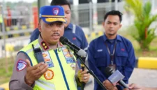 Kakorlantas Polri Irjen Pol Agus Suryonugroho memberikan keterangan terkait Operasi Ketupat 2026 untuk pengamanan mudik Lebaran. (Posnews/Ist)