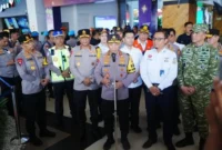 Kapolri Listyo Sigit Prabowo mengumumkan pembentukan posko pengaduan untuk mengungkap kasus penyiraman air keras terhadap aktivis KontraS Andrie Yunus. (Posnews/Ist)