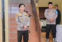 Kapolsek Pesanggrahan Kompol Seala Syah Alam saat memberikan keterangan terkait penyelenggaraan Fun Night Run 2026 untuk menekan balap lari liar di Jakarta Selatan saat Ramadan. (Posnews/Ist)