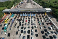 Kepadatan kendaraan di gerbang tol menuju Jakarta saat puncak arus balik Lebaran 2026. (Posnews/Jasamarga)