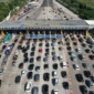 Kepadatan kendaraan di gerbang tol menuju Jakarta saat puncak arus balik Lebaran 2026. (Posnews/Jasamarga)