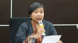 Ketua Komnas HAM Anis Hidayah memberikan pernyataan terkait pemanggilan Panglima TNI dalam kasus penyiraman air keras aktivis KontraS. (Posnews/KomnasHAM)