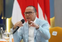 Menteri P2MI Mukhtarudin memberikan keterangan terkait keamanan pekerja migran Indonesia di Timur Tengah di tengah konflik AS–Israel dan Iran. (Posnews/P2MI)