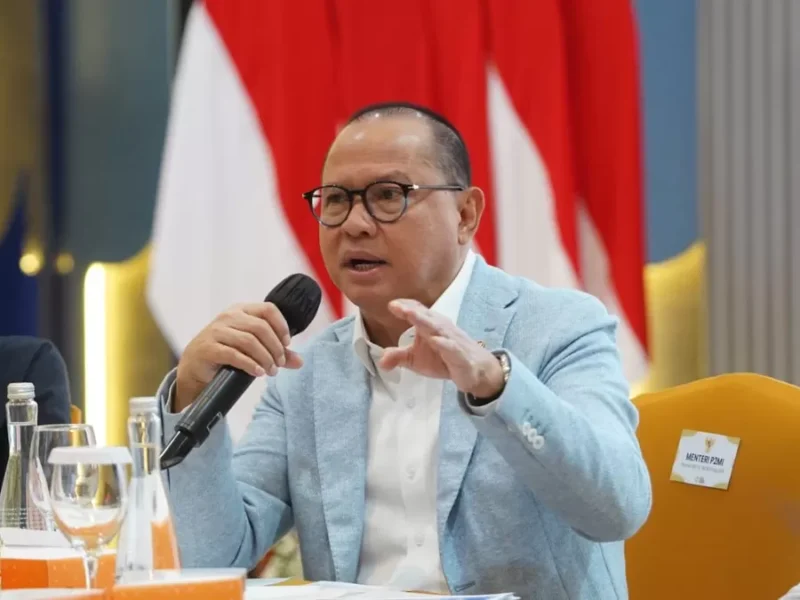 Menteri P2MI Mukhtarudin memberikan keterangan terkait keamanan pekerja migran Indonesia di Timur Tengah di tengah konflik AS–Israel dan Iran. (Posnews/P2MI)