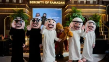 Dekorasi Ramadan bernuansa Timur Tengah di Summarecon Mall Kelapa Gading dengan ornamen lentera dan replika unta. (Posnews/MR)