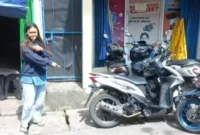 Motor Marketing FIF Hilang di Depan Kantor, Pelaku Terekam CCTV. (Posnews/Ist)