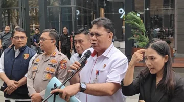 OJK Tetapkan 2 Tersangka Kasus Pasar Modal Rp14,5 Triliun, 2 Miliar Saham Dibekukan. (Posnews/OJK)