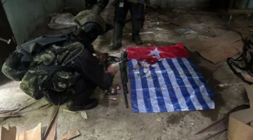 Operasi TNI di Papua: Kelompok Bersenjata Kabur ke Hutan Usai Disergap. (Posnews/Ist)