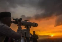 Pengamatan hilal di ufuk barat saat matahari terbenam untuk menentukan awal Syawal 1447 Hijriah di Indonesia. (Posnews/Ist)