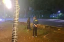 Petugas keamanan berjaga di depan gerbang Istana Merdeka saat mengamankan wanita yang diduga melakukan percobaan bunuh diri. (Posnews/Ist)